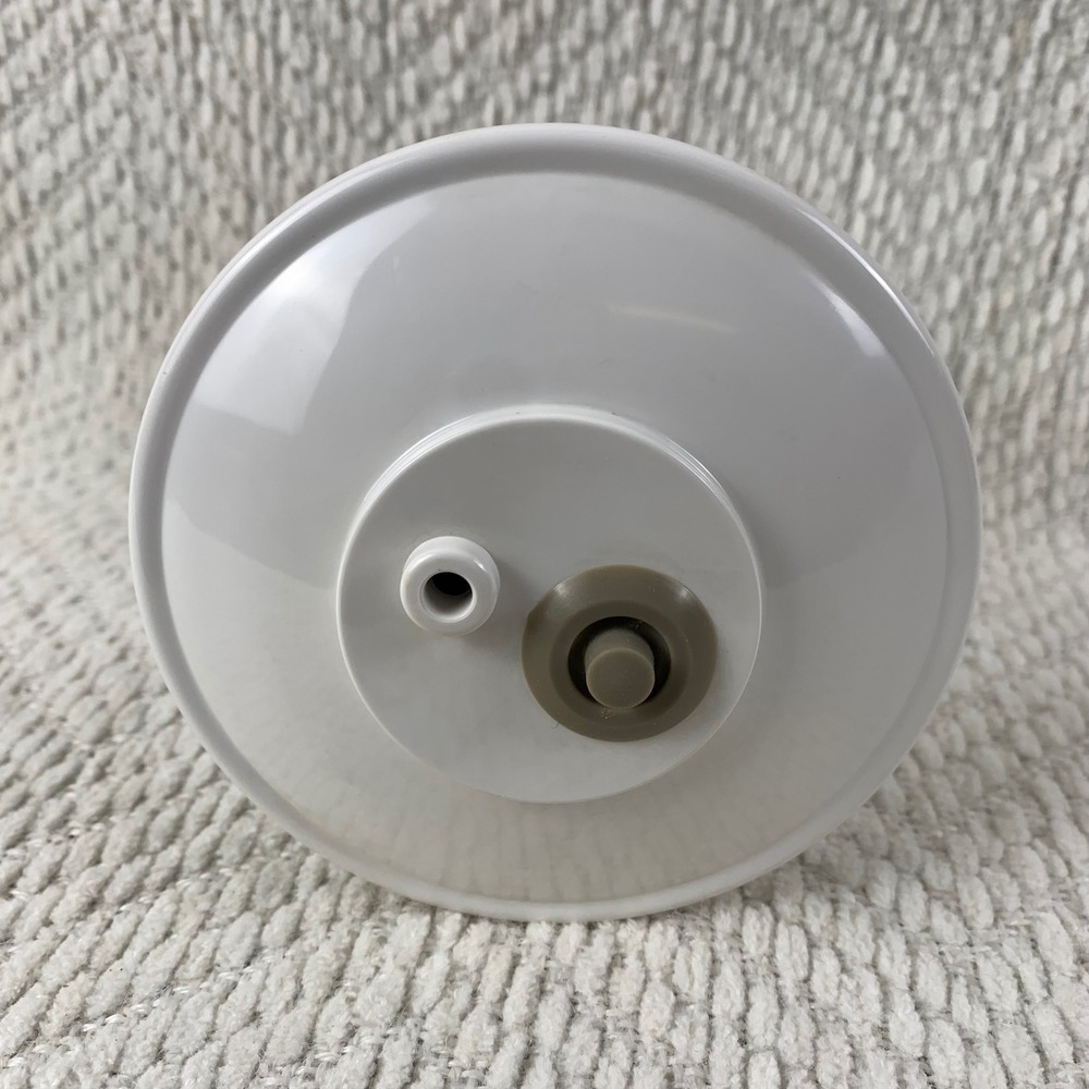 Snail Food Saver Canister Vacuum Seal Storage Container w/ Lid KY-114 Small 25oz - Picture 3 of 8